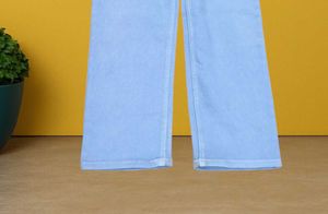 E@72 Size-28 Straight Jeans