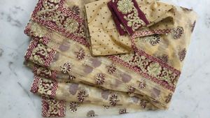 Golden An Red ♥️ Border Saree With Blouse