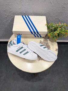 Adidas Superstar Sneakers