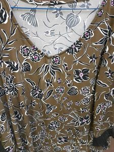 Plus Size Floral Print Top