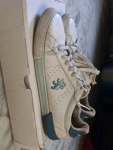 Red Tape Vintage Sneakers