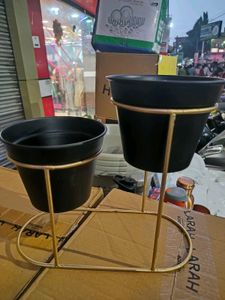 New Metal Hard Pot 2 Pc With Stand Brass