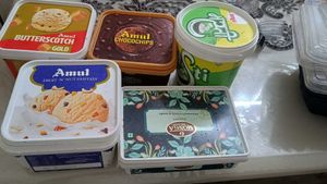 Empty Reusable Food Containers