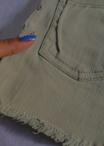 Olive Green Short&#39;s 💚