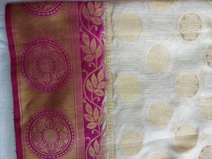 Cream Bararasi Saree With Dark Pink Border &amp; Pallu