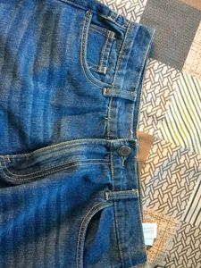 Baggy Ripped Jeans