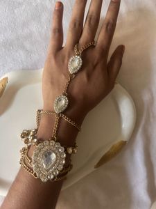 Kundan Look Haathphool