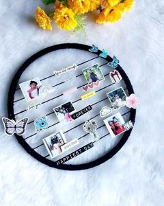 DIY POLAROID PHOTO FRAME