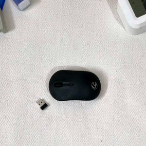 Wireless Mouse - Like New!