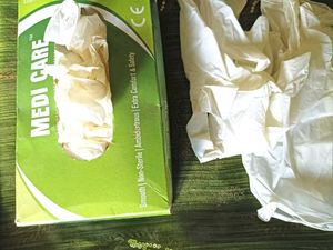 Pack Of 10 PairsOf Surgical Gloves And Mask