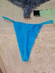 3 Thongs, One New Balance