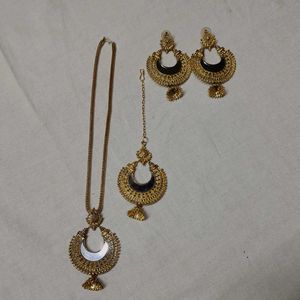 Gold Tone Indian Jewelry Set 💛