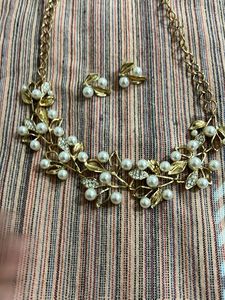 Elegant Pearl & Crystal Necklace Set