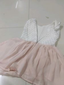 Girls Frock, Age 3-4 Yrs