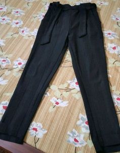 Stretcheble Pant With Belt Attached