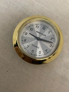 Fish &amp; XINJIN Clock Showpiece