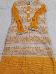 Yellow &amp; White Print Kurti