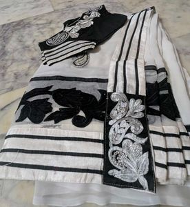 white saree with blouse