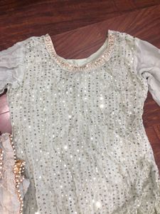 Elegant Salwar Kameez Suit With Dupatta