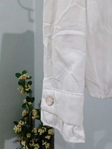 Ruffle Off-white