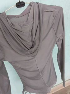 Grey Hooded Top ✨️