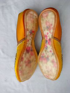 Gold Embroidery juthis (Women&#39;s)