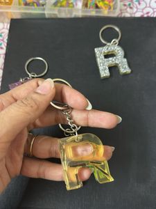 Letter 'R' Keychains (Set of 5)