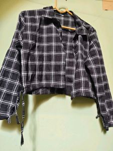 Black checked crop t shirt& purple & pink tee