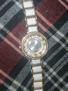 Elegant Women&#39;s Watch