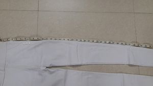 WHITE STRECHABLE JEGGING PANT|