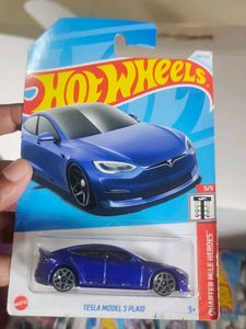 Hot Wheels Tesla Model S Plaid Set