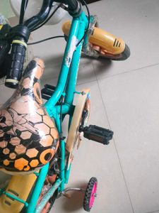 KID&#39;S CYCLE WITH TRAINING WHEELS