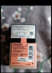 Fit Me Foundation With Gift