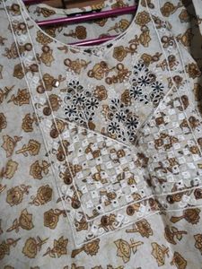 Floral Embroidered Kurti