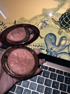 Charlotte Tilbury Cheek to Chic in Walk Of No Sham