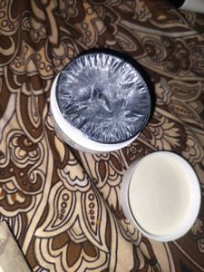 Mamaearth Beetroot Moisturizing Cream