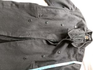 MEN COAT. MEDIUM SIZE