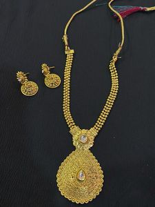 Vintage Gold-Tone Teardrop Pendant Necklace