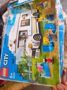 LEGO City Holiday Camper Van (190 Blocks)