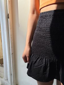 H&amp;M Smocked Waist Skirt