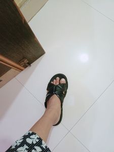 trandy black sandle