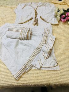 White &amp; Gold Embroidered Salwar Kameez