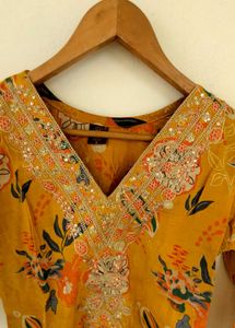 Floral Print embroided  Kurta with pant