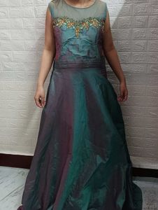 Princess 👑 Green Gown With Dupata Legi Sleeves