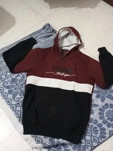 Hoodies Good Condition Last Praise 250 Rs