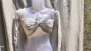 12185 CUTE SHEIN CROP TOP