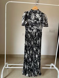 Dorothy Perkins Floral Black&amp;White Pleated MAXI