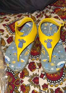 Cute sandals for baby and with 3 socks men