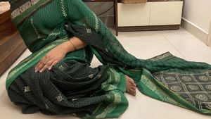 Pure Cotton Tanth Handblock Saree