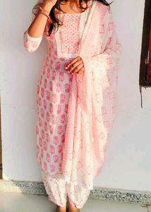 Elegant Pink Printed Kurta Set